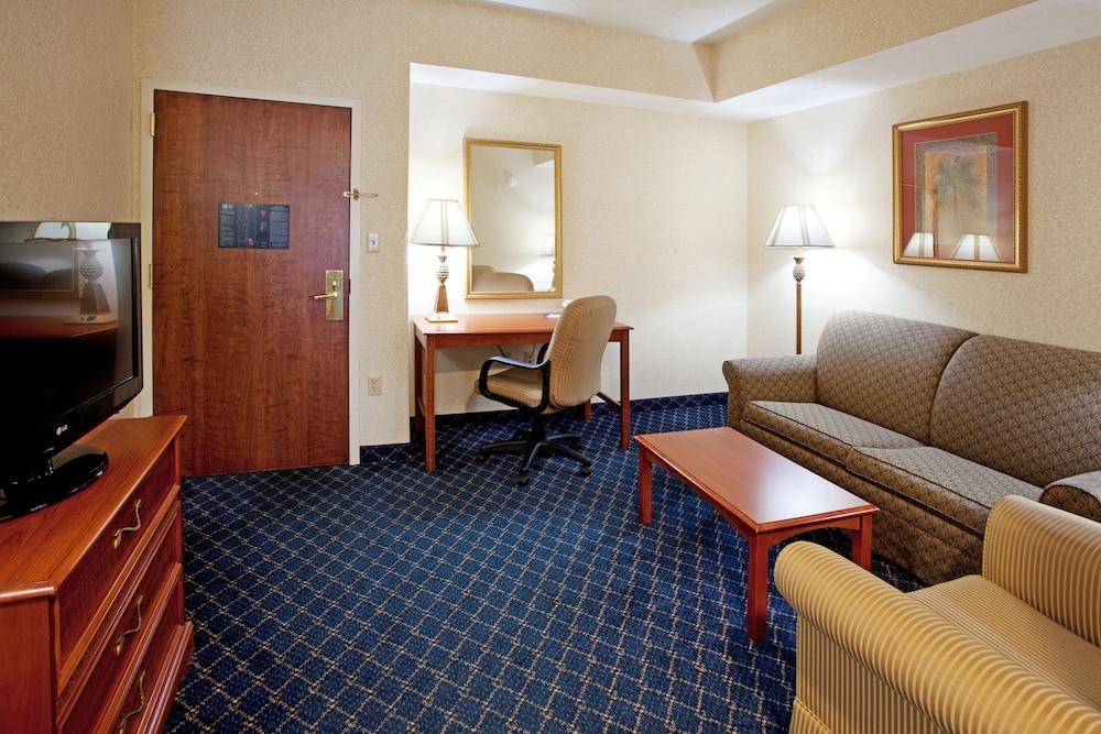 Holiday Inn Express & Suites Orangeburg By Ihg Exterior foto
