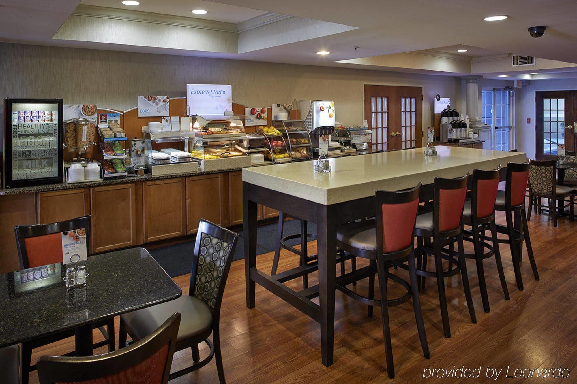Holiday Inn Express & Suites Orangeburg By Ihg Exterior foto