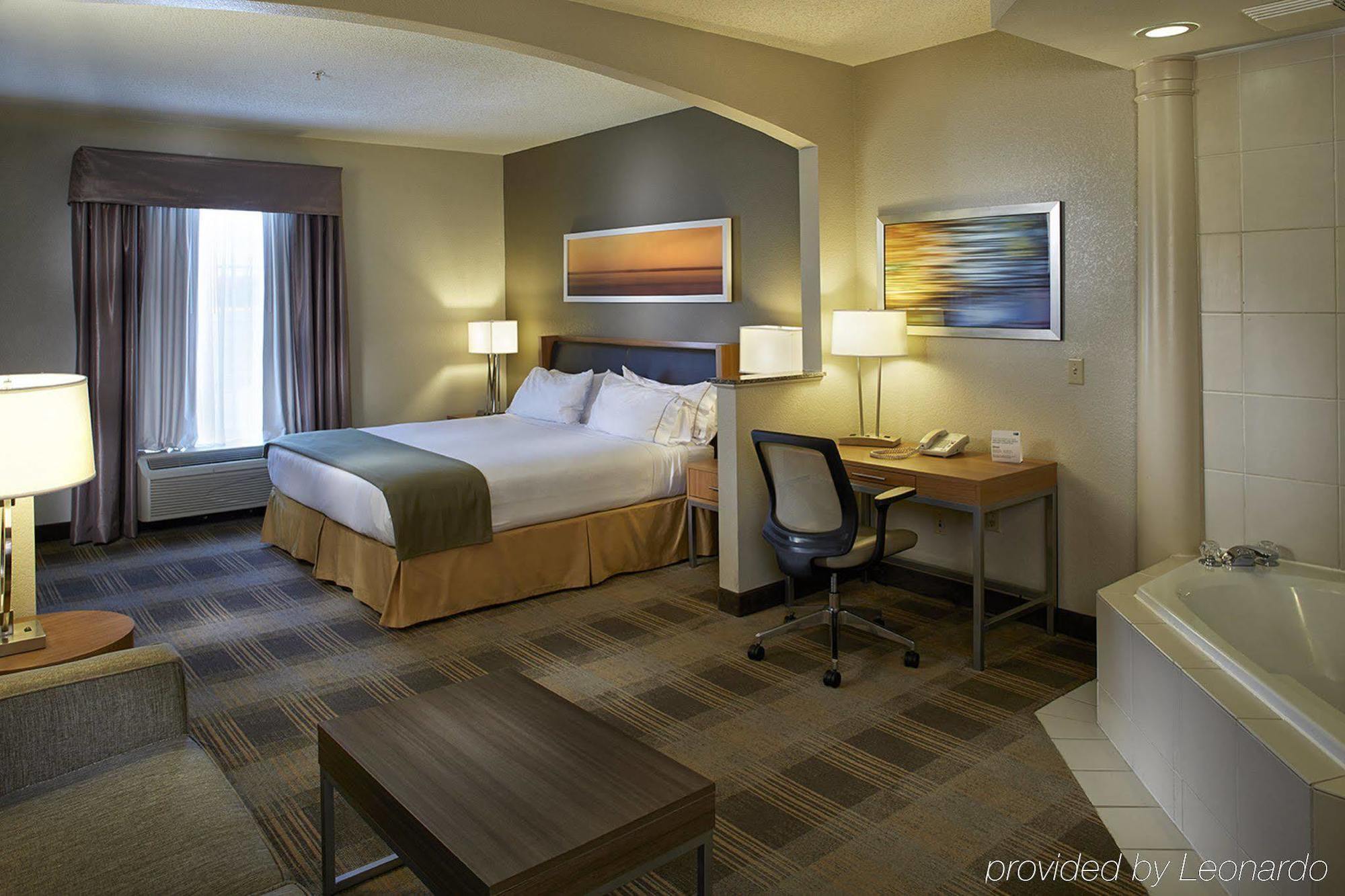Holiday Inn Express & Suites Orangeburg By Ihg Exterior foto